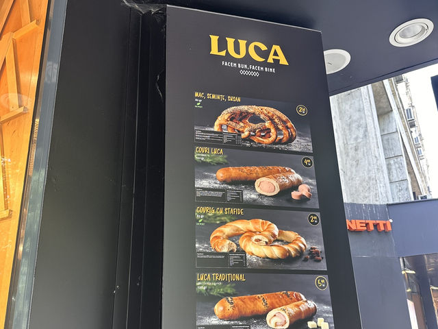  【LUCA Unirii｜ブカレストで人気のベーカリーチェーン】 サクふわ食感と素朴な味がクセになる！