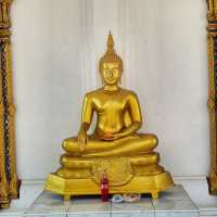 สักการะหลวงพ่อทรงงามที่วัดกลางดาวคนอง