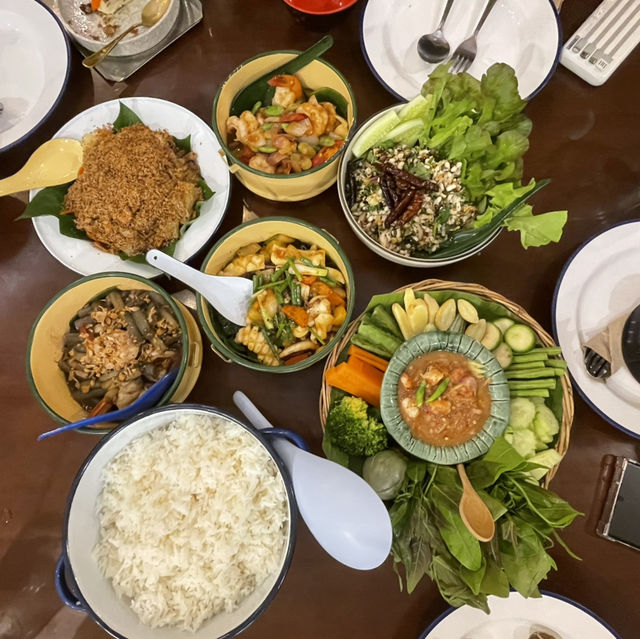 ร้านชะลอม Cha-Lom กระบี่