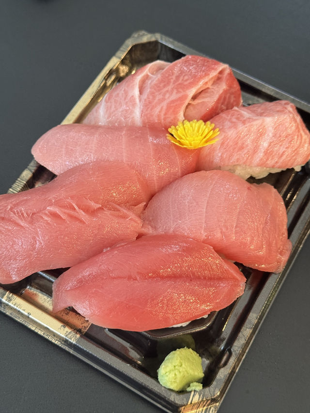 🍣 활기찬 아침, 조용한 위로 – 츠키지 시장과 혼간지 여행기
