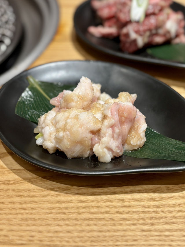 【大阪・福島】濃厚ユッケと自家製ポン酢の絶品ホルモン「焼肉 肉福」