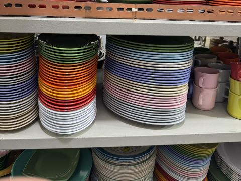 シンガポール🇸🇬】憧れのホーカー皿が買える店！？ | Trip.com