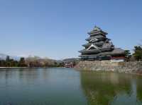 🏯 Matsumoto-jō Castle – Majestic, Peaceful, and Unforgettable