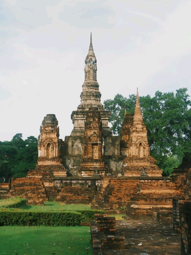 เที่ยว "อุทยานประวัติศาสตร์สุโขทัย" 🇹🇭