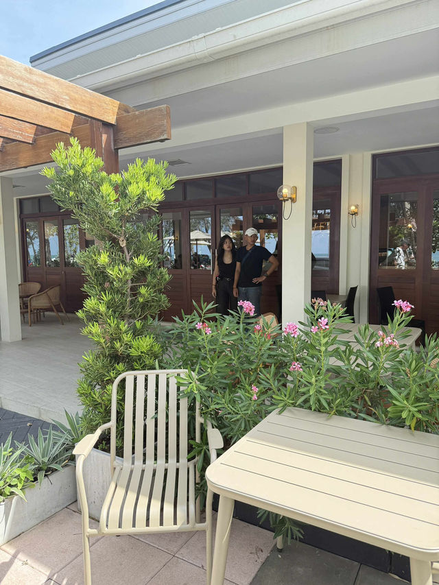 VELLA Beach Bar & Bistro