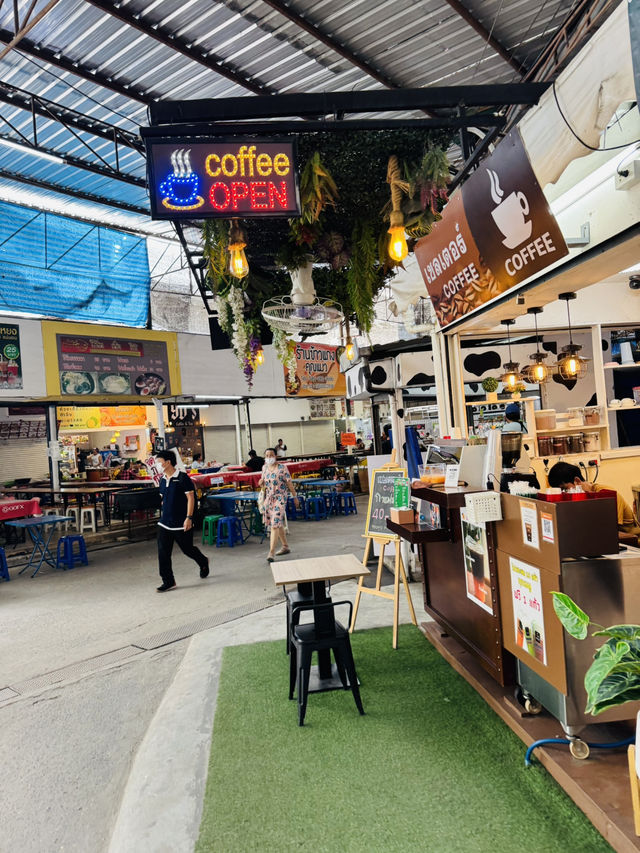 ของกินเพียบ เดินเพลินที่ “ตลาดละลายทรัพย์ รัชดา