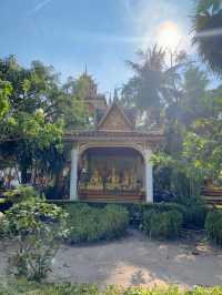 วัดธาตุหลวงใต้ เมืองเวียงจันทน์ สปป.ลาว