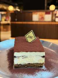 Tiramisu cake or Tiramisu ice-cream ?? 