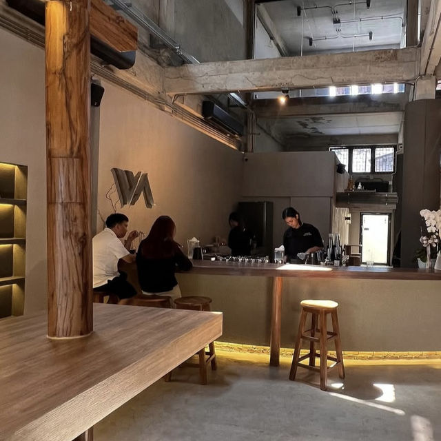  Warden Matcha Bar & Space คาเฟ่มัทฉะเท่