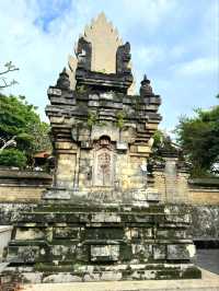 Uluwatu Temple – A Cliffside Treasure of Bali