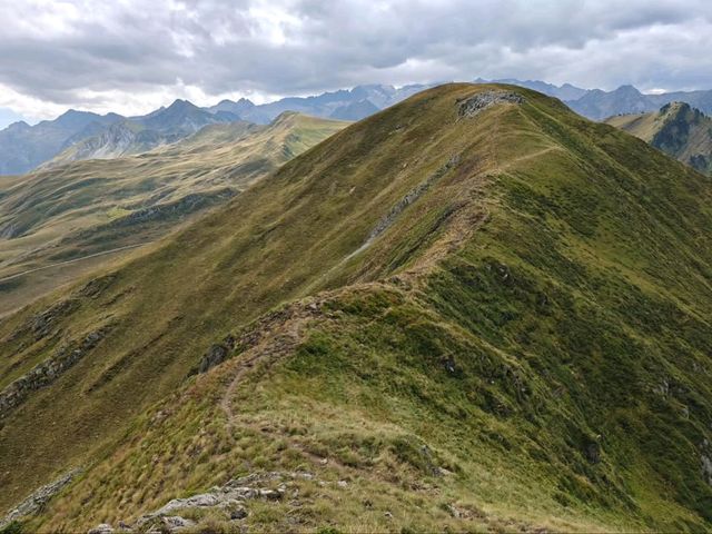 Hiking Montcorbison, Legs on Fire, Views on Point