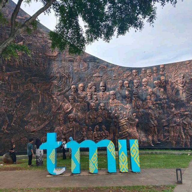 Taman Mini Indonesia Indah (TMII)