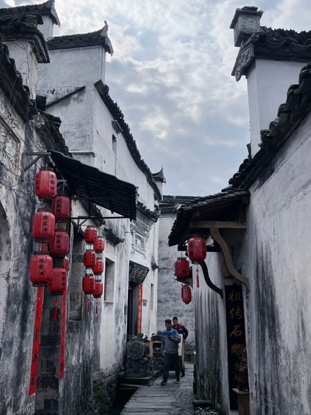 A Village Built Like an Ox, Flowing Like Water