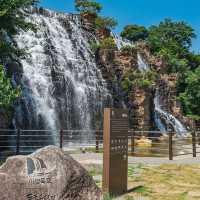 Ayang Waterfall: Daegu’s Urban Oasis – A Solo Traveler’s Refreshing Escape"** 🌊🏙️  