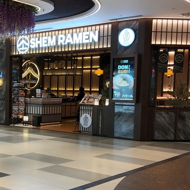 Pontianak's Unexpected Delight: A Taste of Japan at Shem Ramen