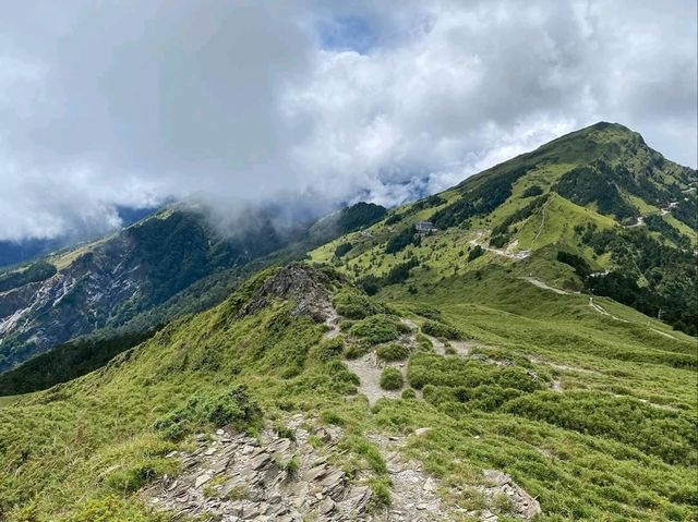 Easy Peak Feels at Shimenshan Trail