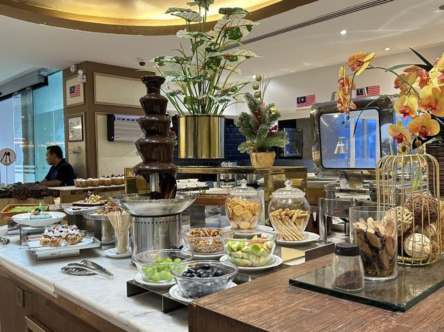 Lakeside Luxury in the Heart of Putrajaya Lakeside Luxury in the Heart of Putrajaya