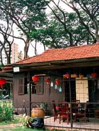 Ko Cha Bi Western Delighs in a Kampung House