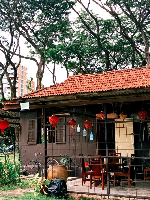 Ko Cha Bi Western Delighs in a Kampung House