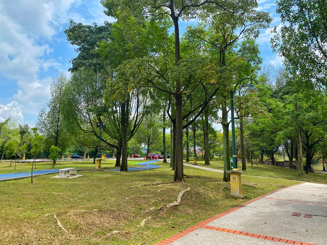 Taman Tasik Cempaka: Bangi’s Lake, Laughter & Leisure Spot