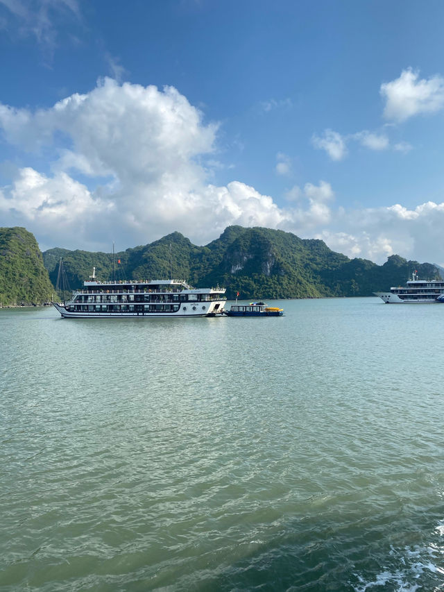 Vịnh Hạ Long - kiệt tác thiên nhiên 