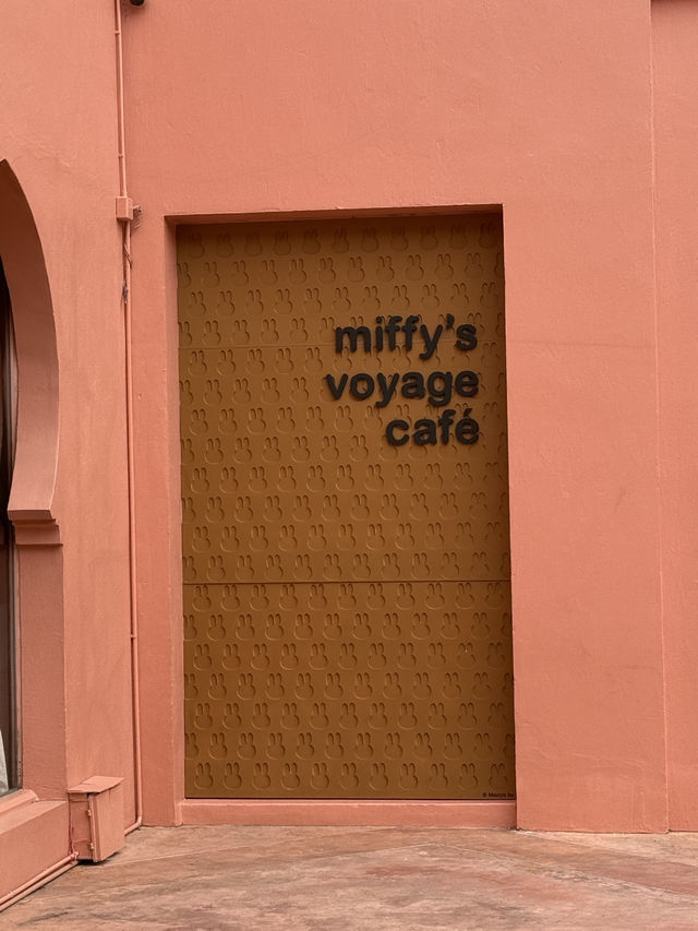 Miffy's Voyage Café Camel Republic