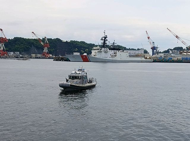 橫須賀軍港巡遊