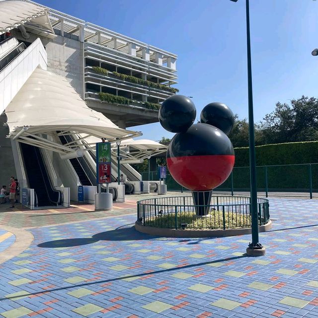 Disneyland (CA) Disneyland (CA)