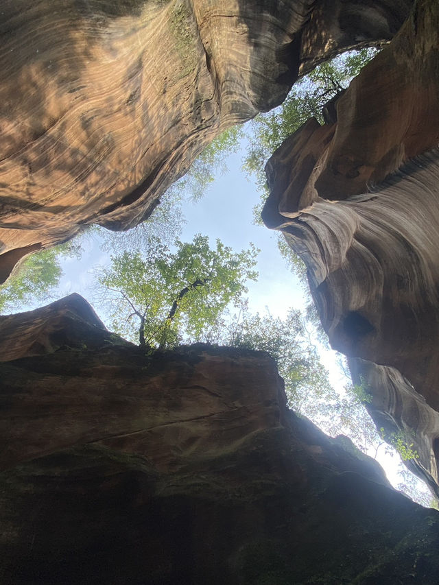 【甘泉大峡谷旅游全攻略：中国版羚羊谷的光影奇迹】