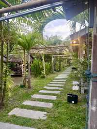 หลงทางไม่ว่า แต่อย่าหลงรักร้านนี้ 🌴✨