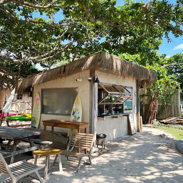 SHE SAILS CAFE & BEACH CLUB