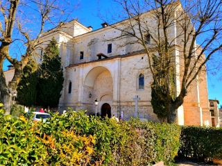 จัตุรัสยุคกลางชินจง: ประสบการณ์ทางวัฒนธรรมและการทำอาหาร 😊