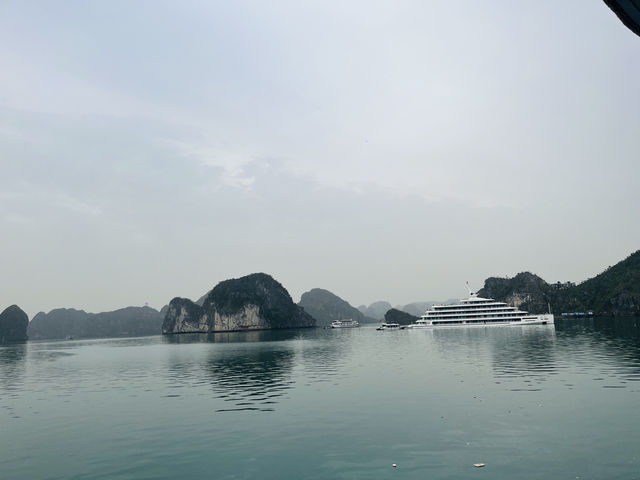Ambassador Cruise-正確打開聯合國世界遺產的方式(越南-下龍灣) Ambassador Cruise-正確打開聯合國世界遺產的方式(越南-下龍灣)