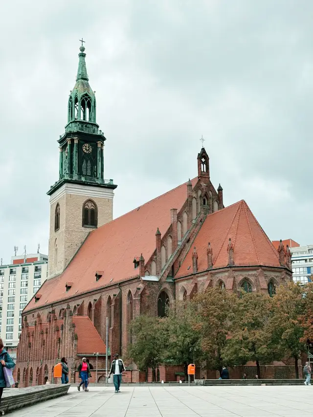 เดินเล่นชมเมืองแถว Alexanderplatz, Berlin 🇩🇪