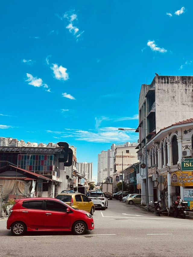 🌤️ Penang's Blue Heaven: When George Town's Streets Meet Perfect Skies!