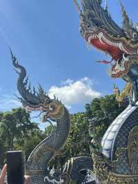 วัดสีน้ำเงินแห่งเชียงราย — ร่องเสือเต้น สถาปัตย์ศรั