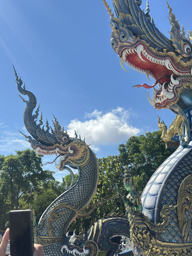 วัดสีน้ำเงินแห่งเชียงราย — ร่องเสือเต้น สถาปัตย์ศรั