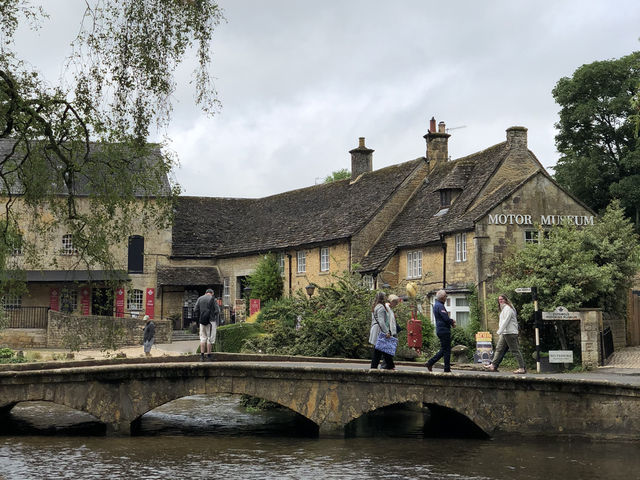 🌿 영국 런던 버튼 온 더 워터, 작은 강가 마을의 매력