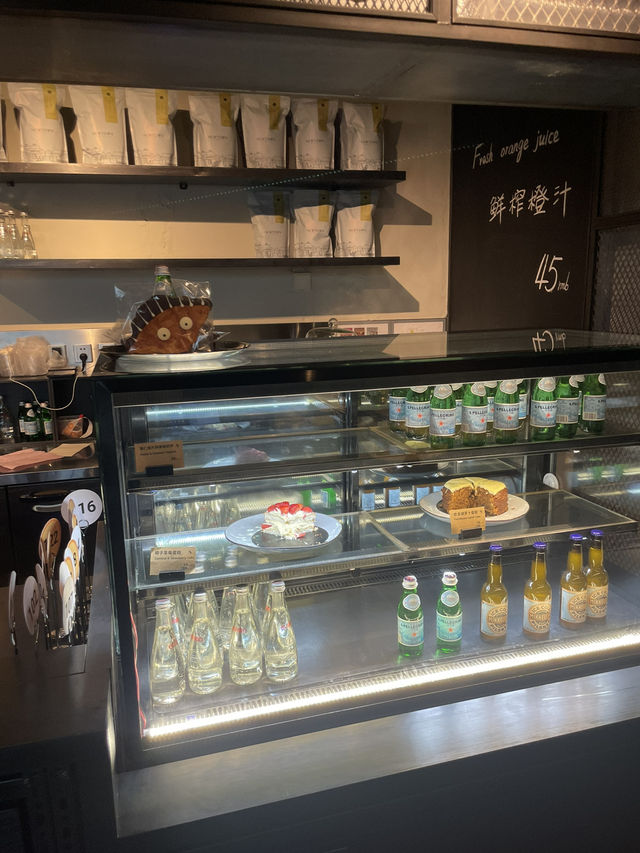 [홍차오국제선] 상하이공항에서 발견한 공항뷰카페 wagas ✈️☕️