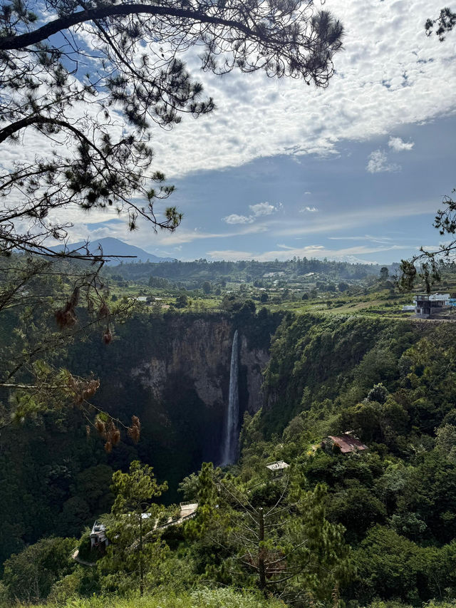 EXPLORE BUKIT CINTA SAMOSIR 💕🌄 EXPLORE BUKIT CINTA SAMOSIR 💕🌄