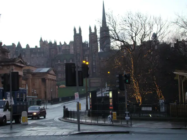 🇬🇧 Edinburgh Short Trip (3 Days / 2–3 Nights) 