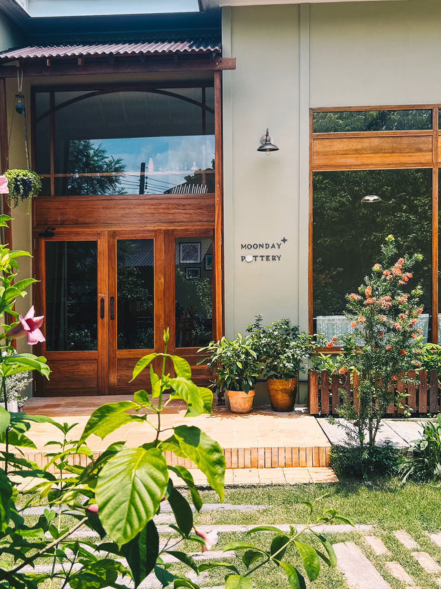 Moonday Pottery, only piece in the world 