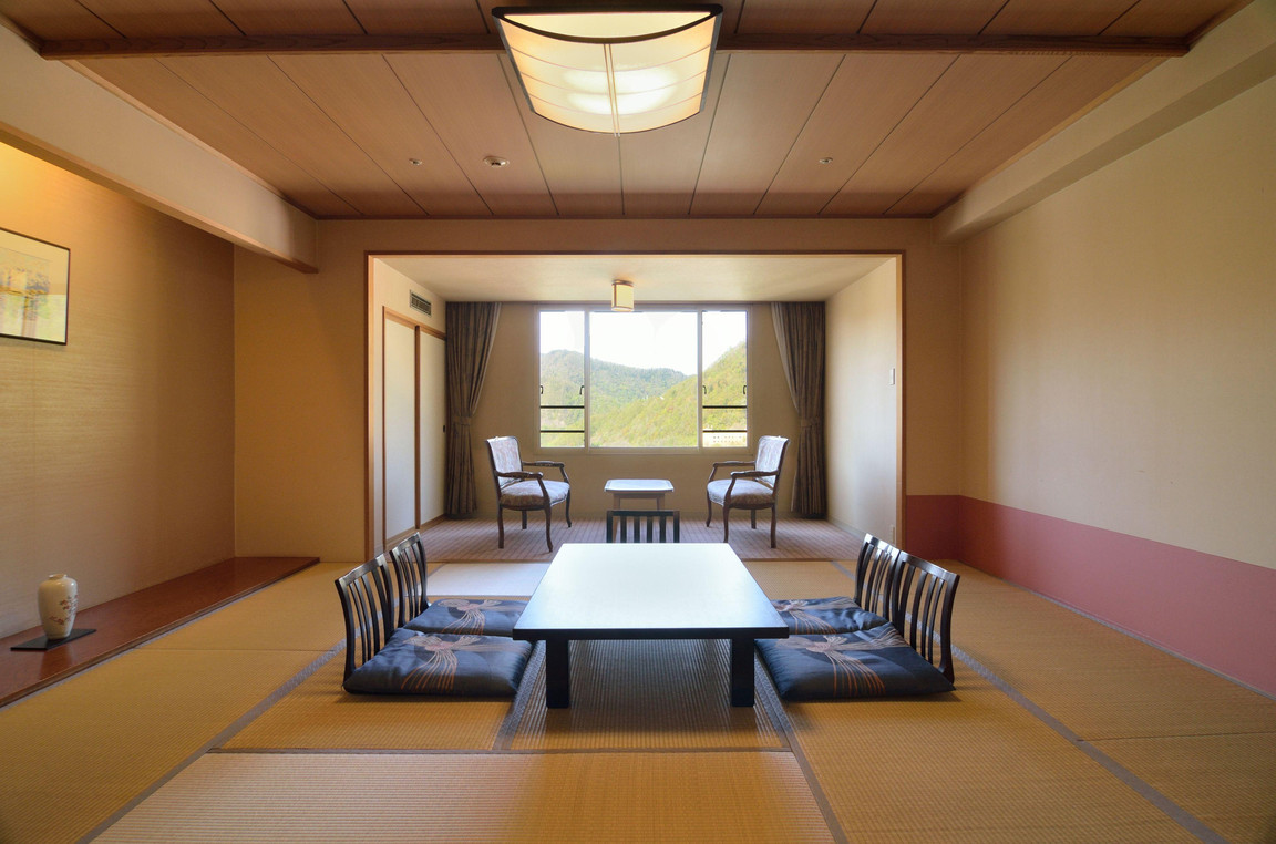 Jozankei Manseikaku Hotel Milione: A Nostalgic Journey to the