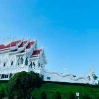 Wat Huay Pla Kang: A Soothing Journey of Spiritual Wonder 🇹🇭