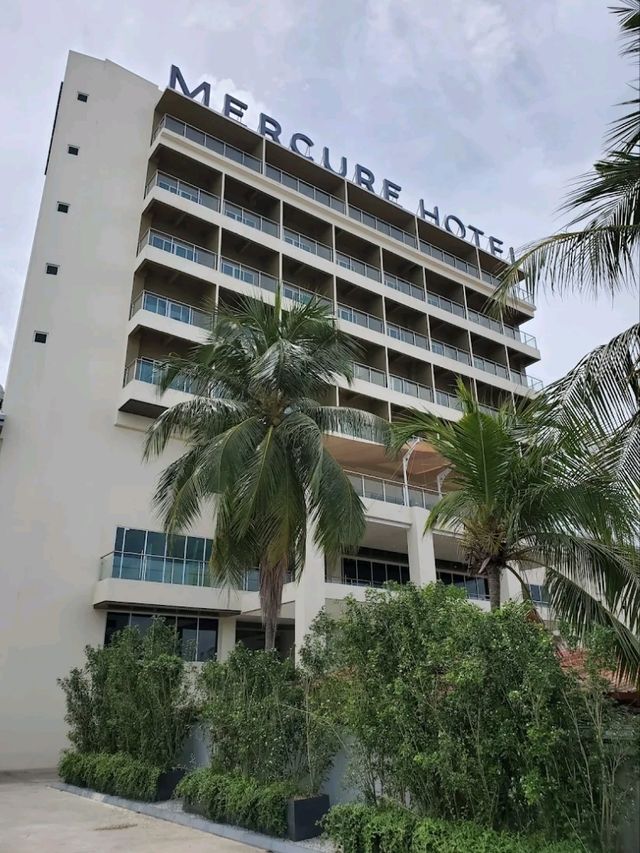 “Mercure Cenang Langkawi: Modern Comfort by the Beach with Heartfelt Hospitality”