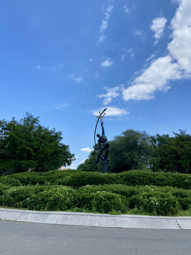 親目世界上最大的地球儀✨🌍紐約法拉盛草原可樂娜公園的靜謐之美✨ 