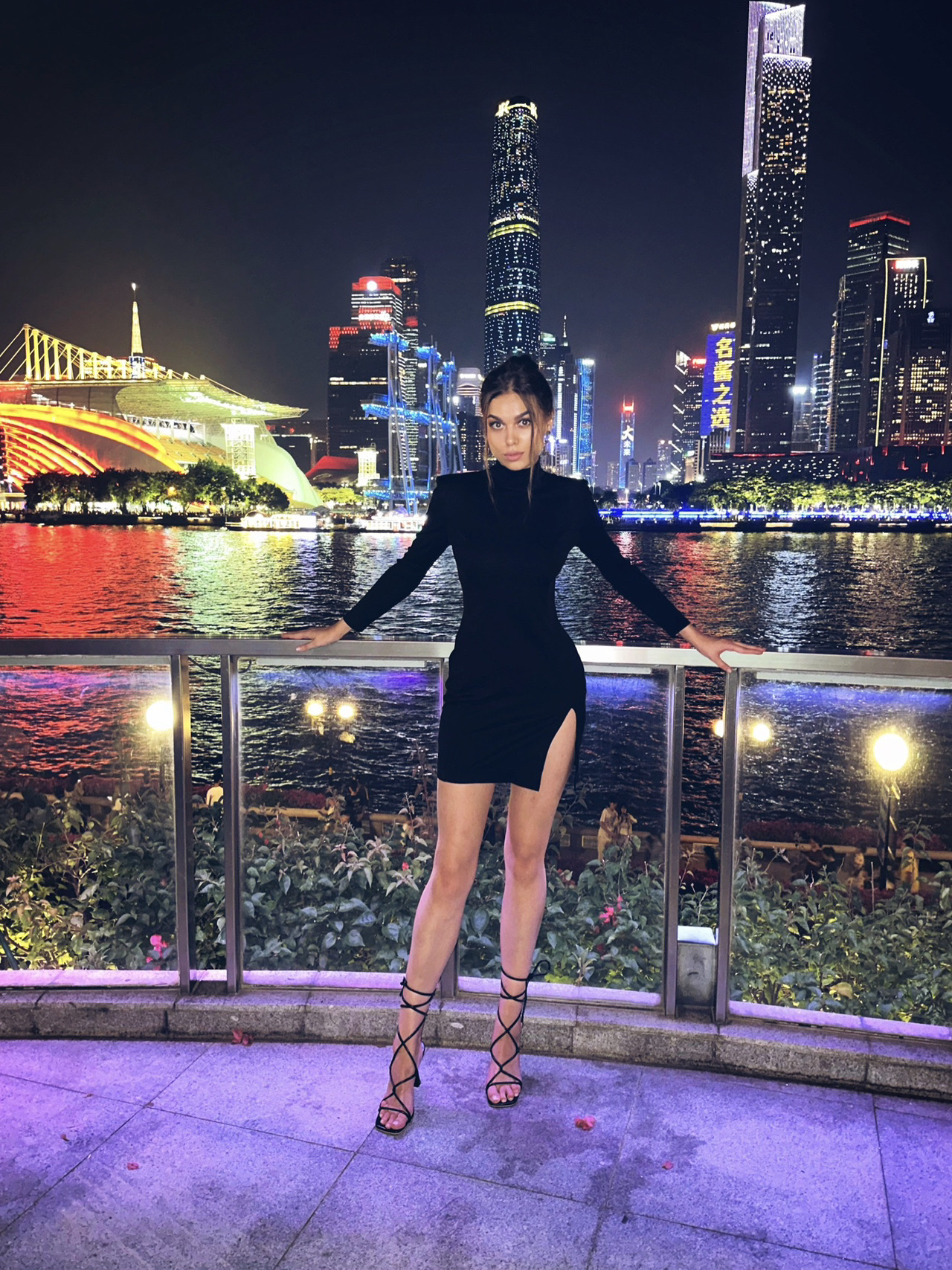 Guangzhou ranks among the top 5 largest cities in China. Let me tell you what makes this city so famous.

📌 Guangzhou is known as the counterfeit capital of the world, producing remarkably high-quality replicas. Interestingly, some counterfeits here are so well-made that even professionals might struggle to distinguish them from the originals. Although counterfeiting global brand products is officially prohibited in China, Guangzhou's influence is felt worldwide. Without realizing it, you might be wearing clothes, using gadgets, or owning items and equipment that were manufactured in Guangzhou.

The city boasts dozens of shopping malls and markets offering an enormous variety of goods across all price ranges, from cheap and low-quality items to luxury-grade replicas. Beyond clothing and electronics, you can also find exquisite counterfeit furniture here. So, if you dream of furnishing your home like a palace, welcome to Guangzhou! 😅

📌 A Hub for Business
Guangzhou is home to some of the largest business centers and exhibition halls in China. Major international trade fairs, such as the world-renowned Canton Fair, are held here. This city provides budding entrepreneurs with opportunities to make their mark and allows traders to discover new products not yet available in their home countries.

📌 China's Most Important Port
Guangzhou's massive port serves as a key transportation and trade hub for China. Historically, it was one of the starting points of the ancient Silk Road, where trade caravans traversed Asia.

📌 The Canton Tower, located in Guangzhou, is the second tallest tower in the world and ranks among the top 7 tallest buildings globally, standing at a height of 600 meters.

📌 Guangzhou is considered the birthplace of traditional Cantonese cuisine. Food enthusiasts will find more restaurants per capita here than in any other region of China.

Objectively, I can confidently place Guangzhou on the list of cities I would highly recommend visiting.