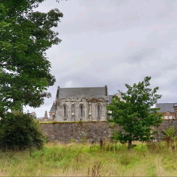 🏰🏴󠁧󠁢󠁳󠁣󠁴󠁿 Discover the Enchanting Clackmannan Church in Scotland! 🌟✨


