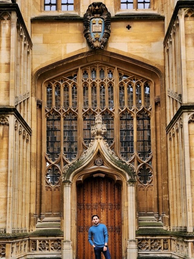 Oxford Univeristy ( Day Trip from London) 