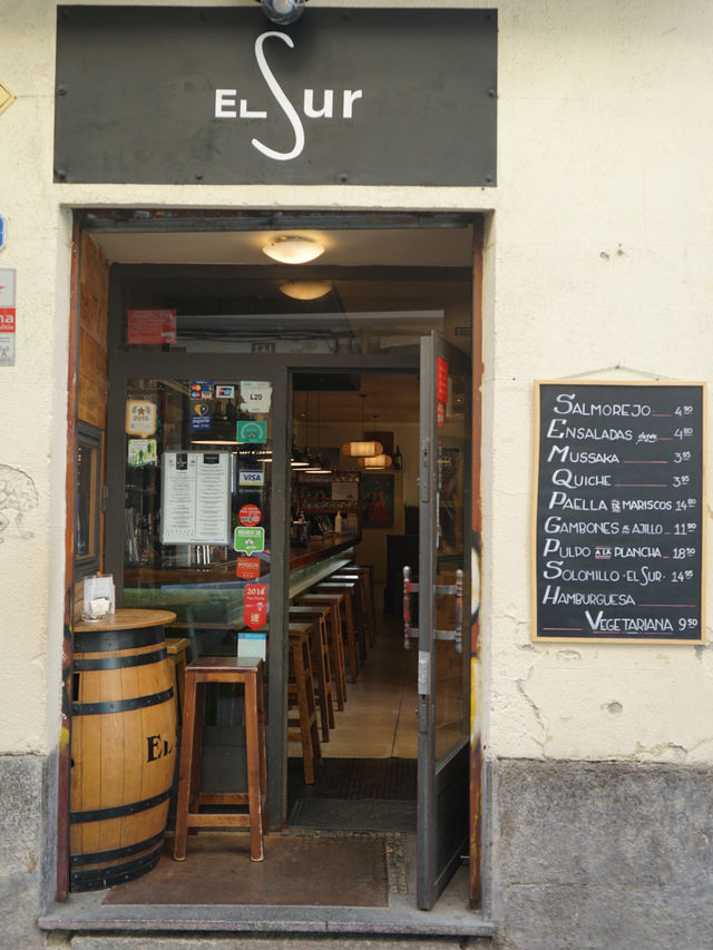 Madrid | The traditional street style tapas store in Madrid 
